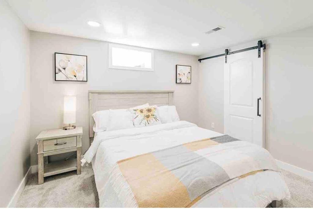 Beautiful Luxury Home Freshly Renovated With Big Yard, Seating & Grill Pad Cottage Grove Εξωτερικό φωτογραφία