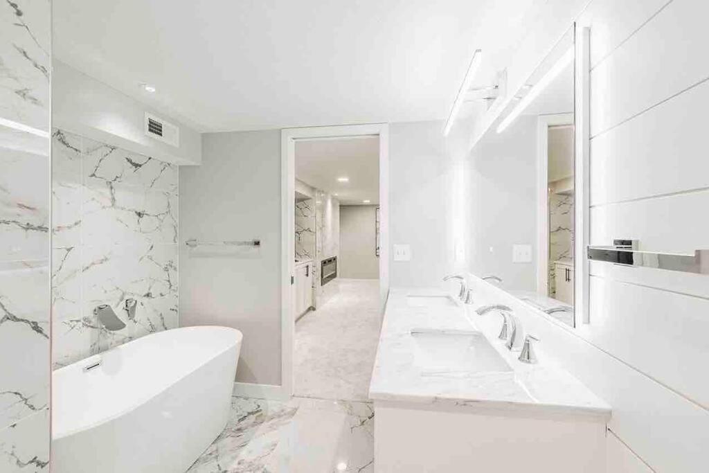 Beautiful Luxury Home Freshly Renovated With Big Yard, Seating & Grill Pad Cottage Grove Εξωτερικό φωτογραφία