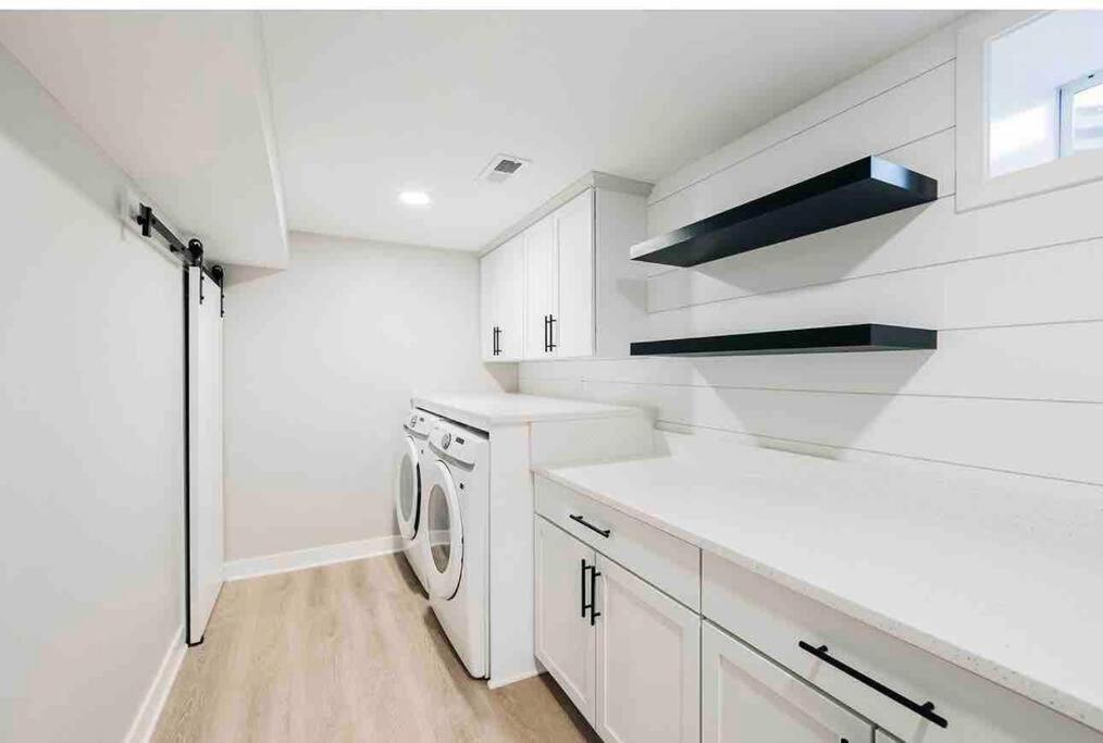 Beautiful Luxury Home Freshly Renovated With Big Yard, Seating & Grill Pad Cottage Grove Εξωτερικό φωτογραφία