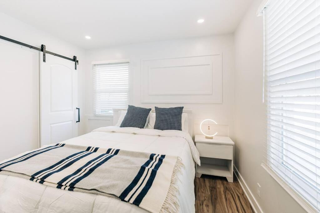 Beautiful Luxury Home Freshly Renovated With Big Yard, Seating & Grill Pad Cottage Grove Εξωτερικό φωτογραφία