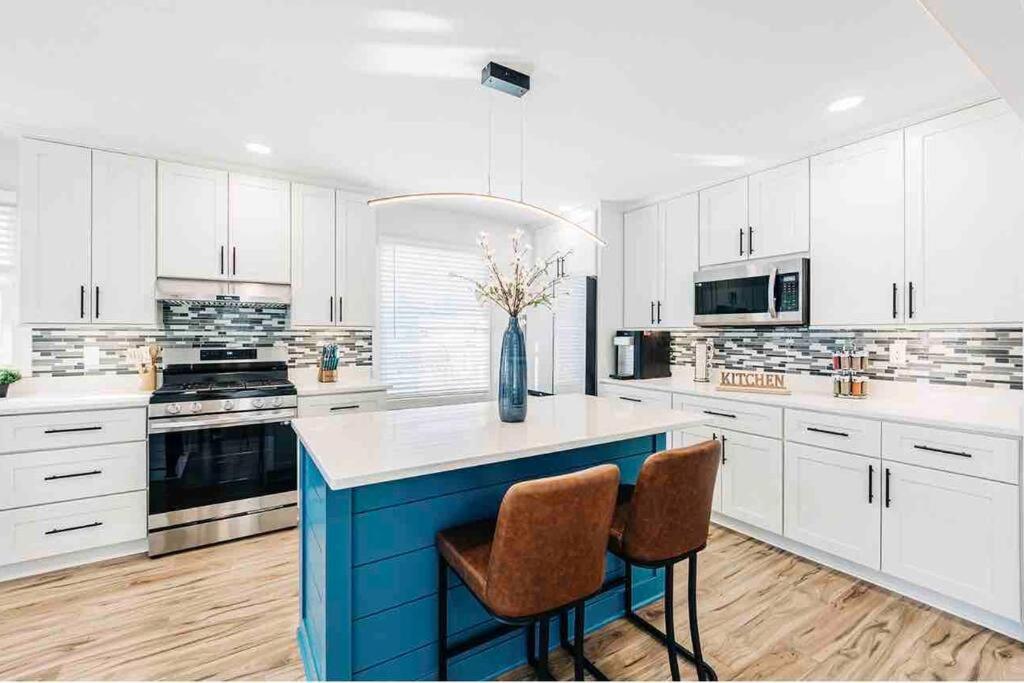Beautiful Luxury Home Freshly Renovated With Big Yard, Seating & Grill Pad Cottage Grove Εξωτερικό φωτογραφία
