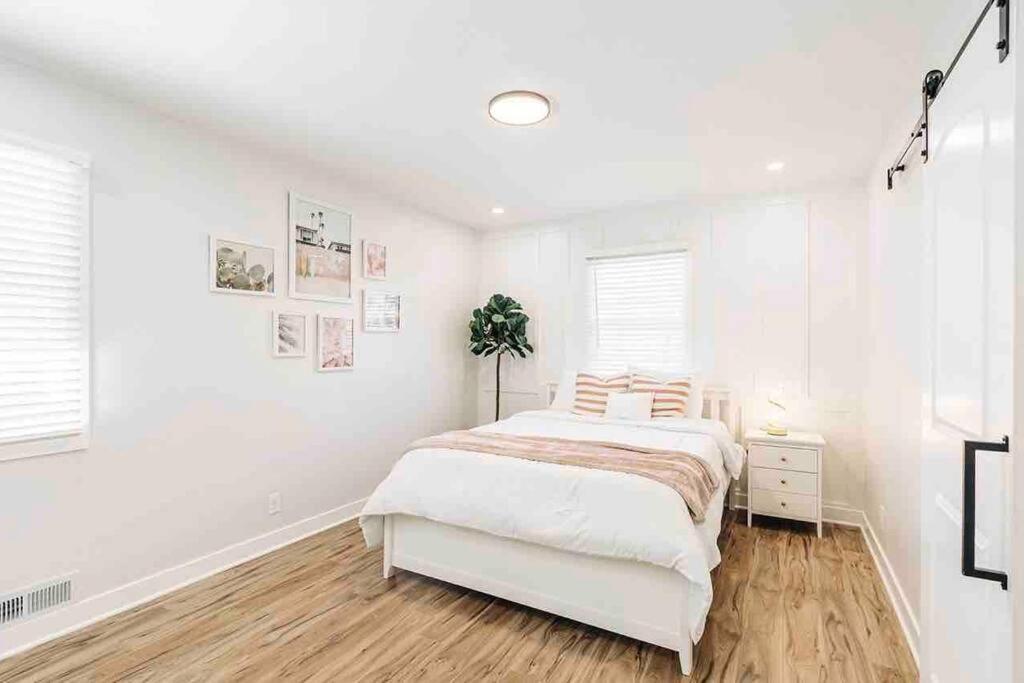 Beautiful Luxury Home Freshly Renovated With Big Yard, Seating & Grill Pad Cottage Grove Εξωτερικό φωτογραφία