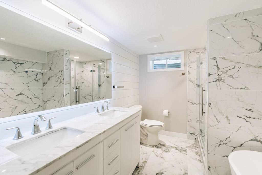 Beautiful Luxury Home Freshly Renovated With Big Yard, Seating & Grill Pad Cottage Grove Εξωτερικό φωτογραφία