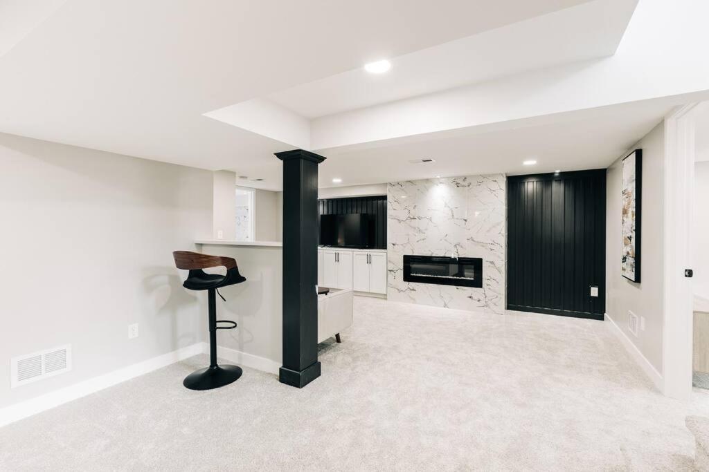 Beautiful Luxury Home Freshly Renovated With Big Yard, Seating & Grill Pad Cottage Grove Εξωτερικό φωτογραφία